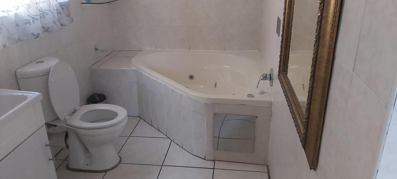 African Elephant Guesthouse جيرميستون المظهر الخارجي الصورة