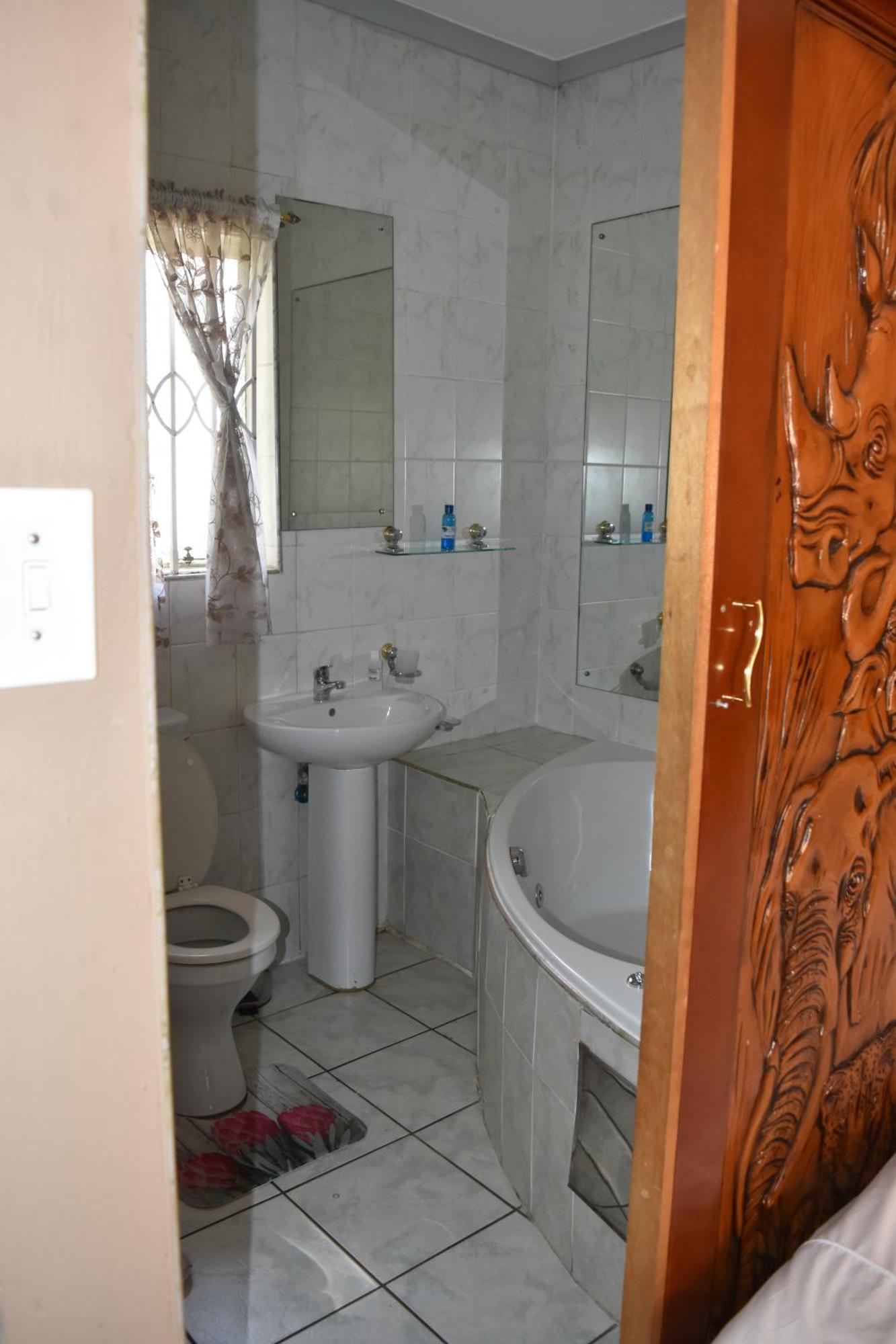 African Elephant Guesthouse جيرميستون المظهر الخارجي الصورة